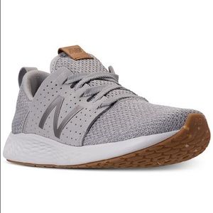 New balance women’s sneakers barely used